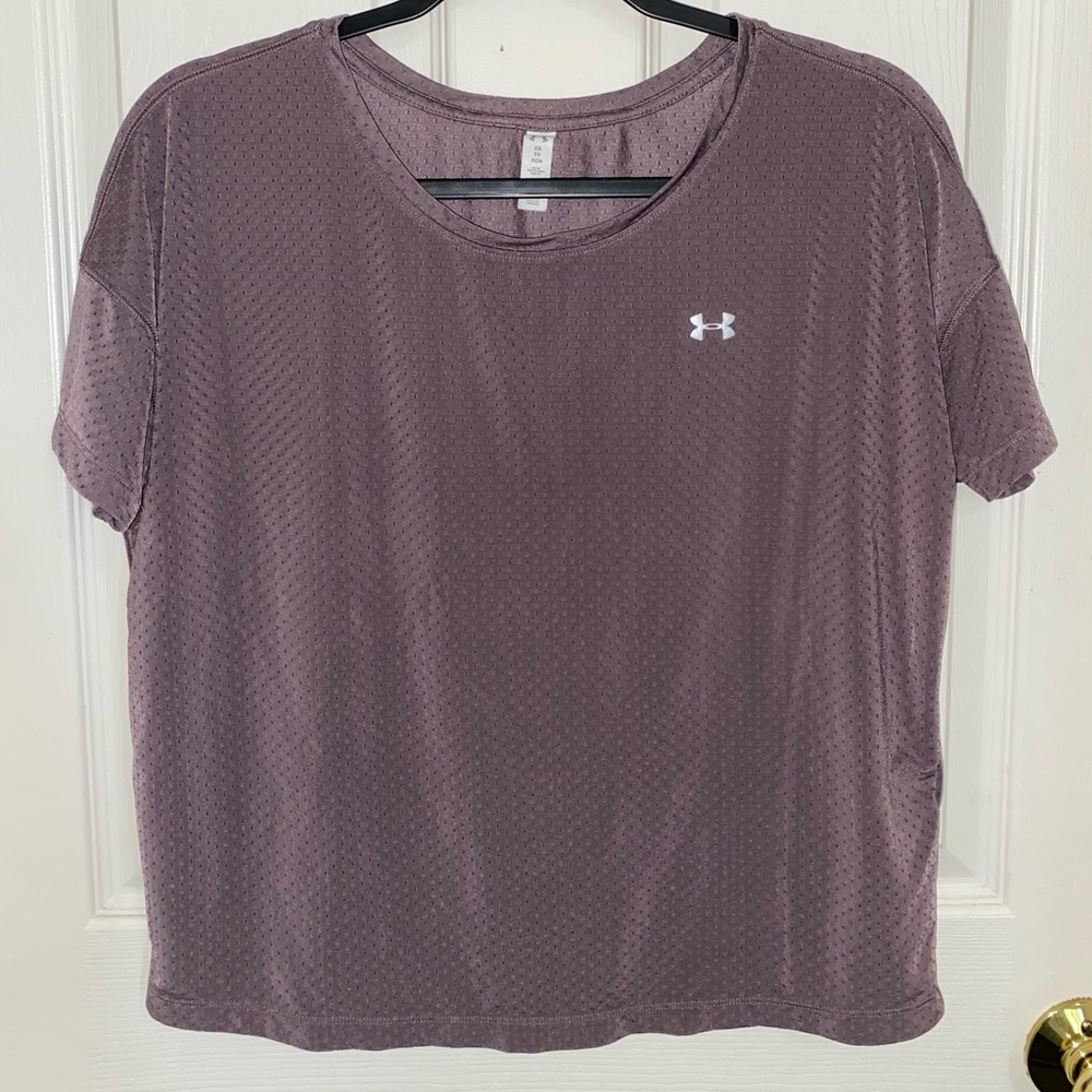 Woman’s small under armour top